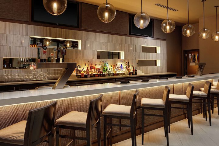 Lounge 57 of 63