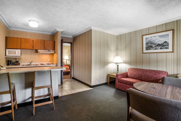 Room 19 of 38