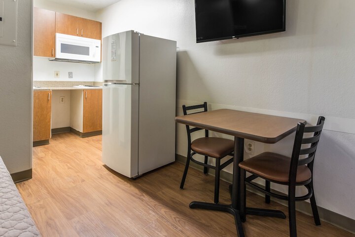 Room 18 of 24