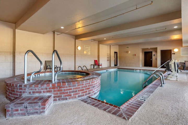 Pool 4 of 28
