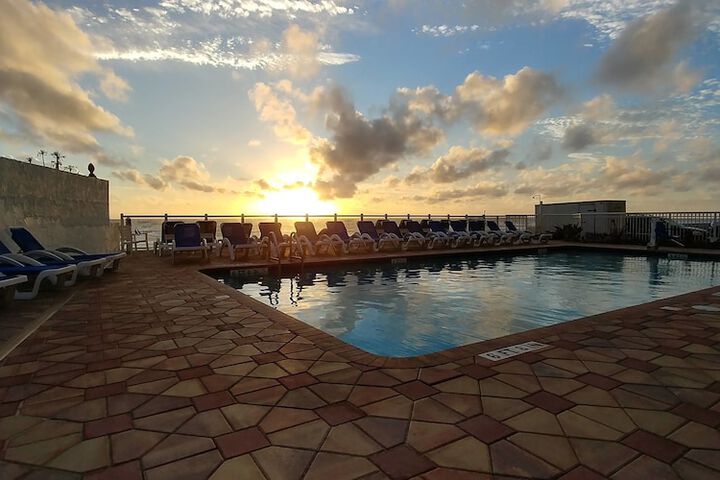 Pool 10 of 105