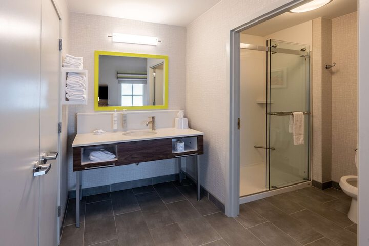 Hampton Inn & Suites Fredericksburg-at Celebrate Virginia