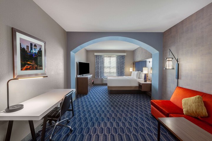 Room 21 of 47