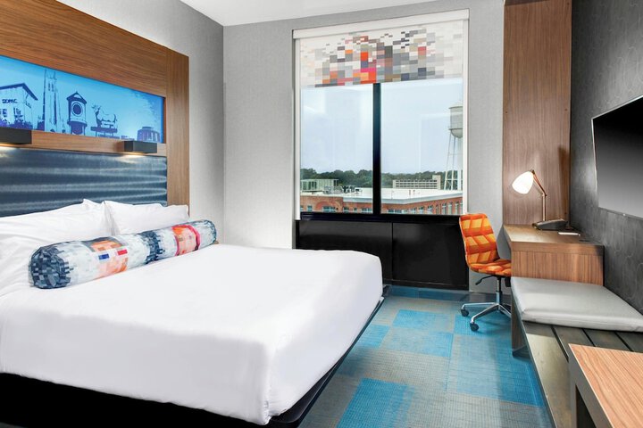 Room 17 of 40