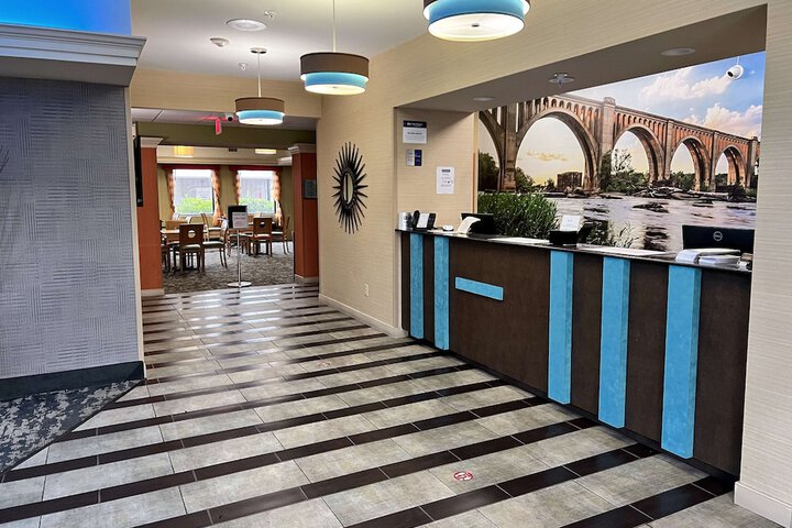 Hotel Interior 7 of 33