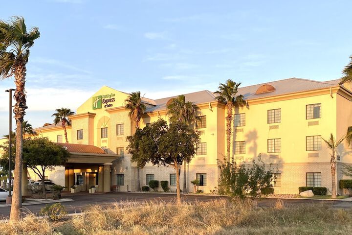 Hotel 2 of 43