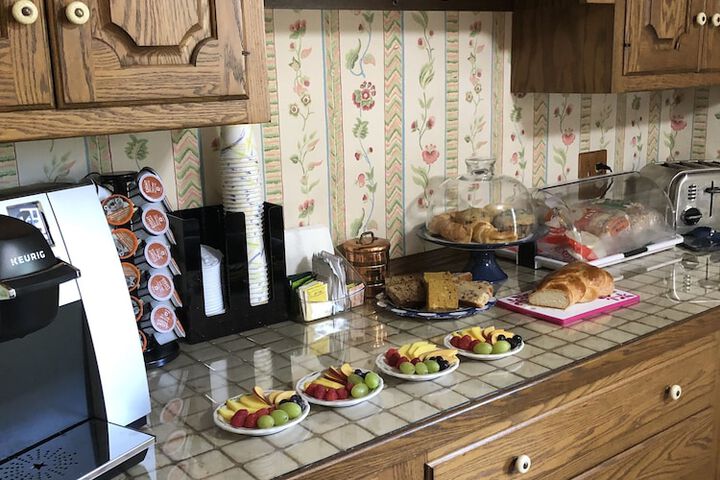 Aiken Manor B & B