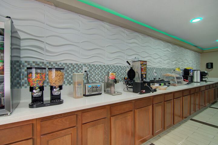 Westbridge Inn & Suites
