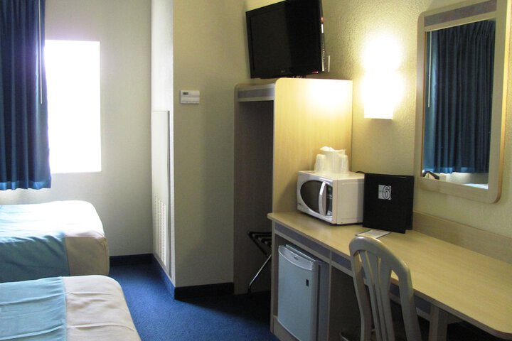 Room 21 of 40