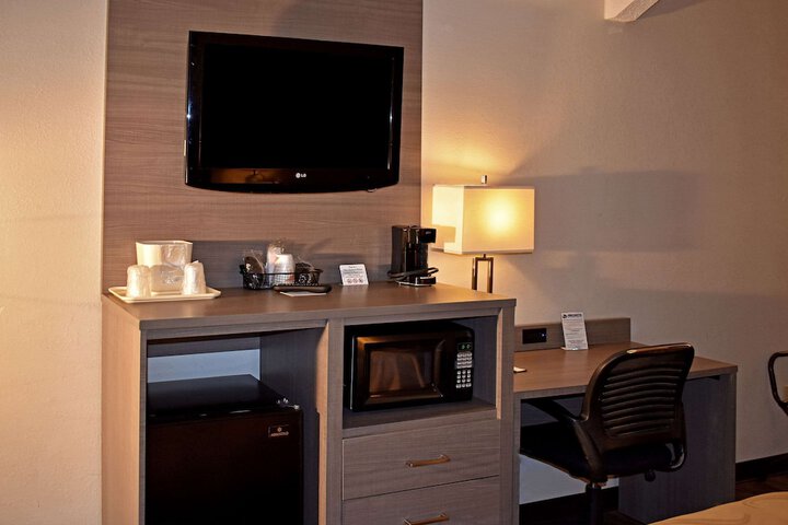 Room 26 of 34