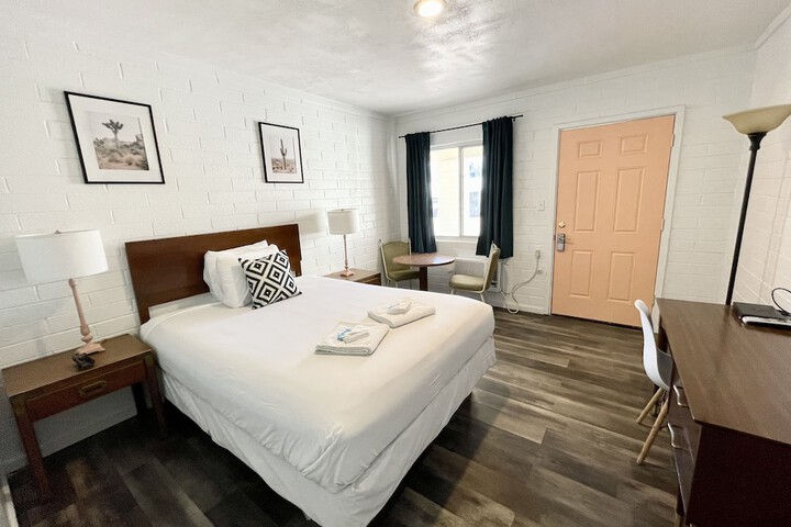 Room 34 of 63