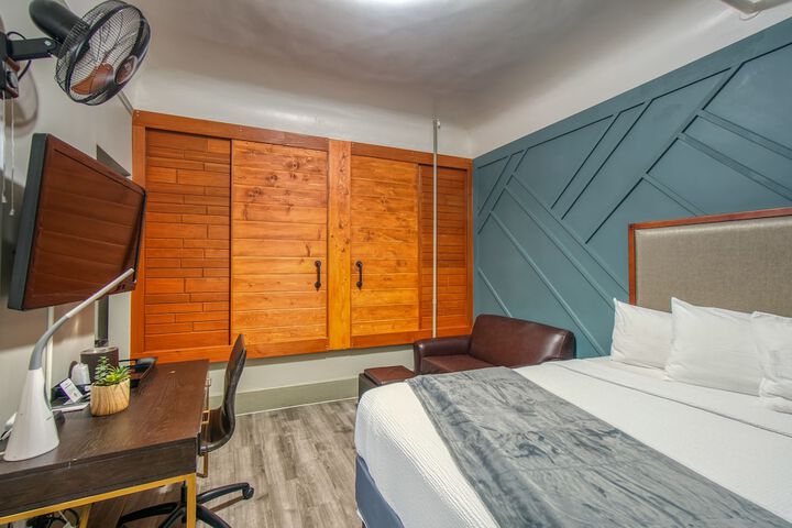 Room 104 of 115