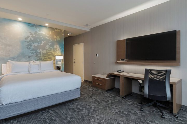 Room 25 of 34