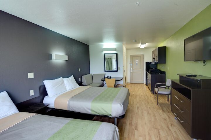 Room 21 of 38