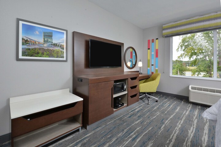Room 35 of 79
