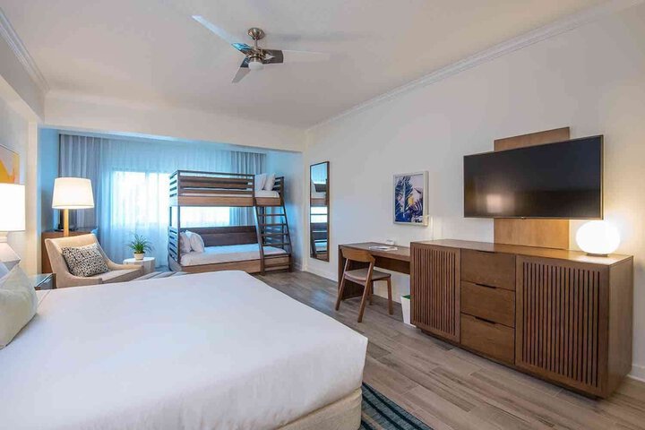 Room 125 of 172