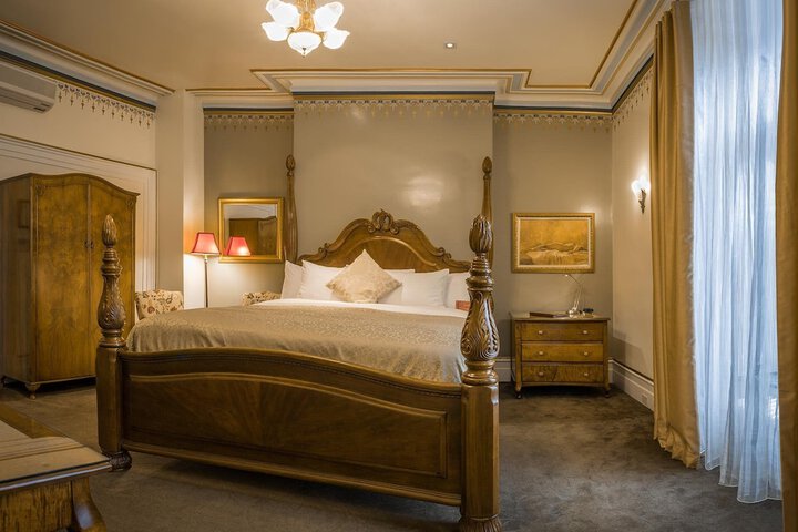 Room 65 of 124