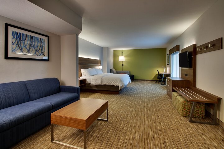 Room 45 of 61