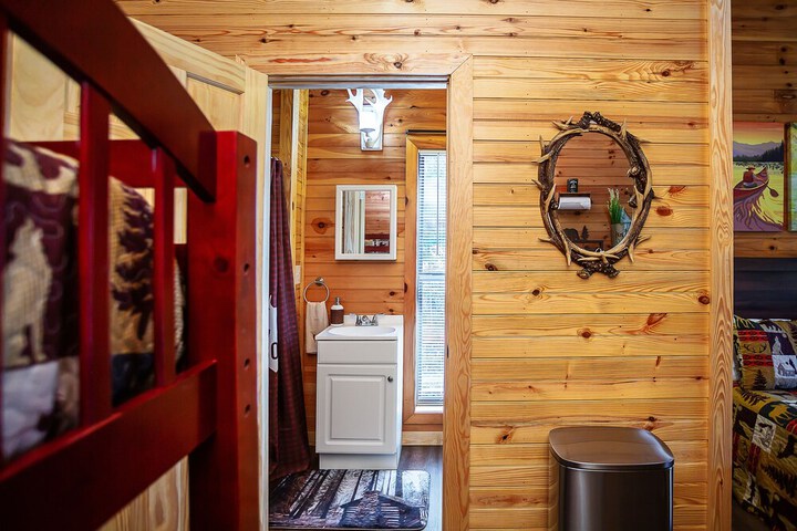 Bigfoot Lodge Room Four