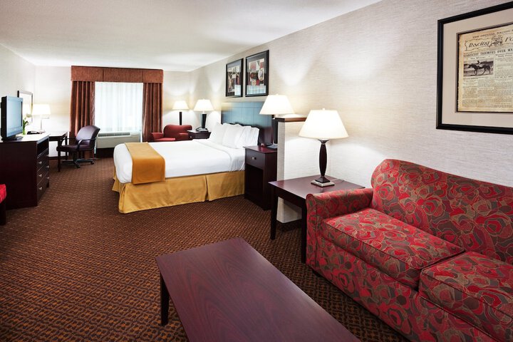 Holiday Inn Express & Suites Carrollton by IHG