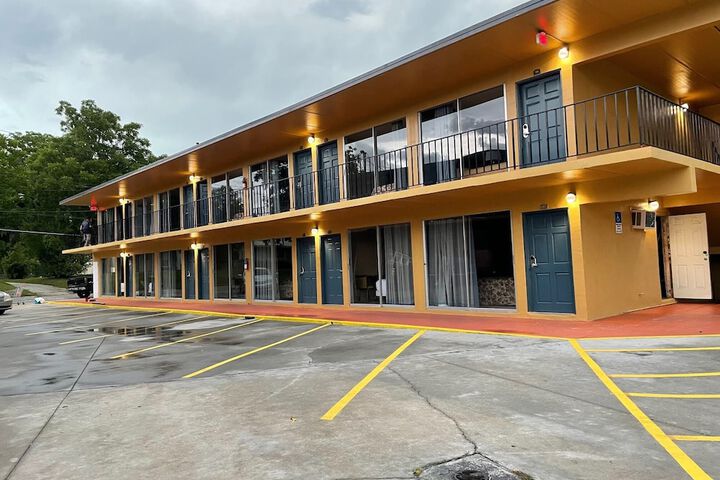 Hotel 3 of 13