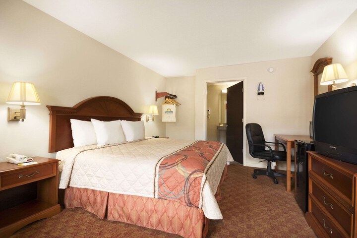 Room 30 of 42