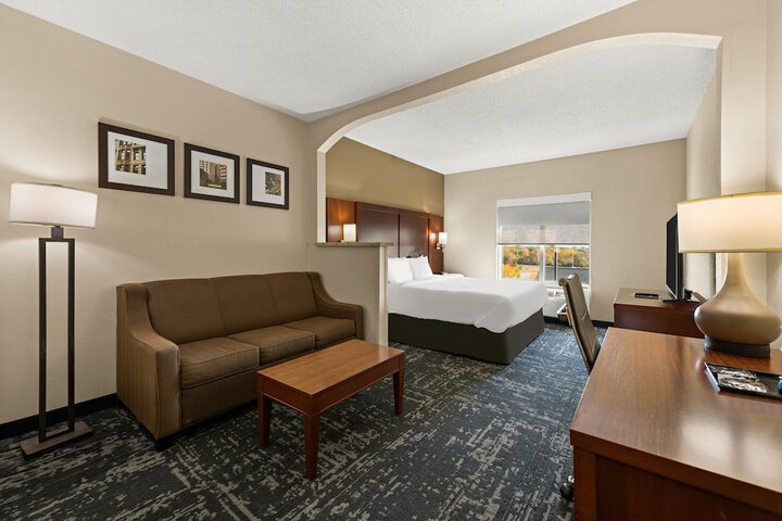 Room 8 of 21