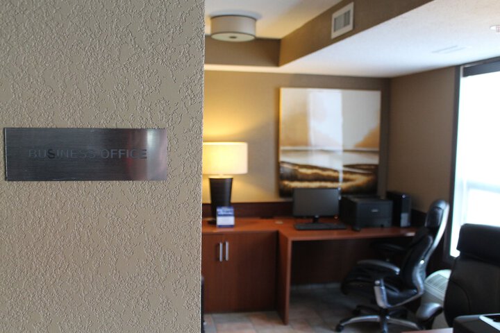 Best Western Strathmore Inn