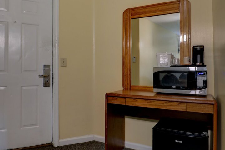 Room 11 of 20