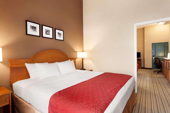Country Inn & Suites by Radisson Bel Air / Aberdeen, MD
