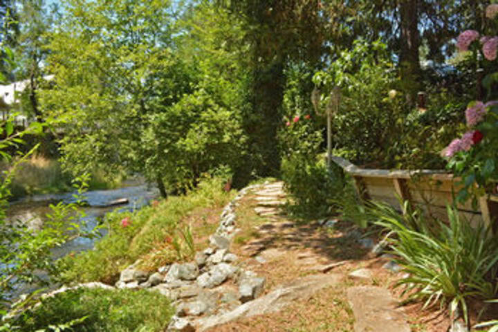 Deer Creek Inn