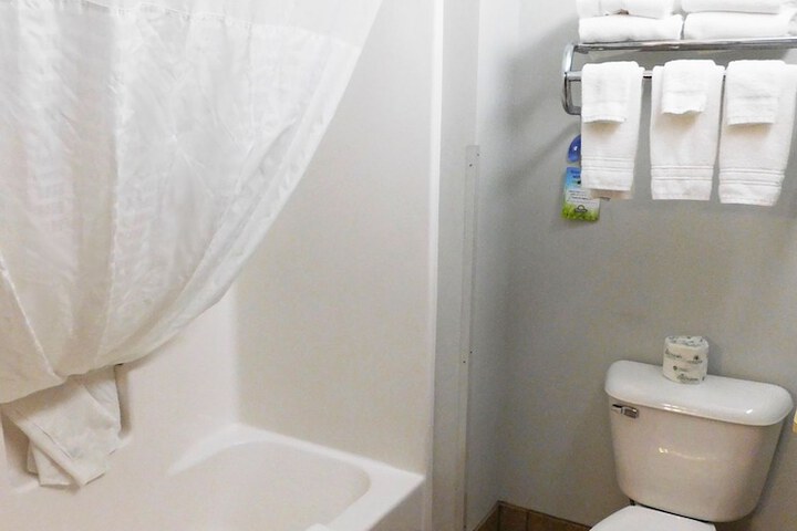 Room 17 of 24