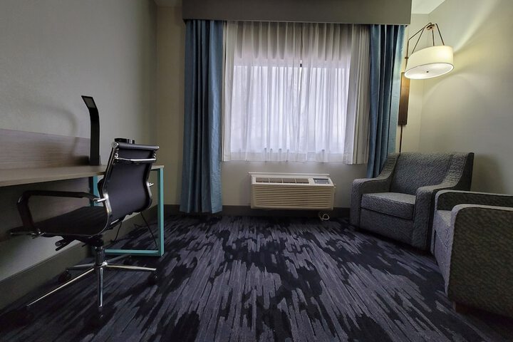 Room 15 of 40