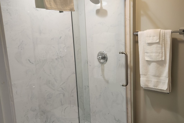 Room 10 of 12