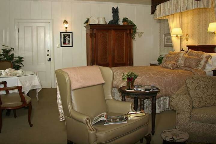 Room 21 of 38