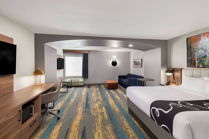 Room 15 of 32