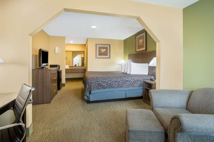 Room 4 of 22