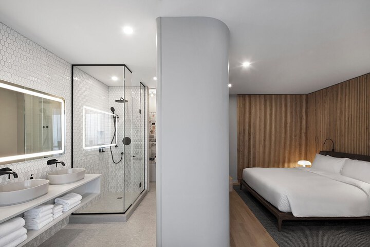 Room 30 of 58