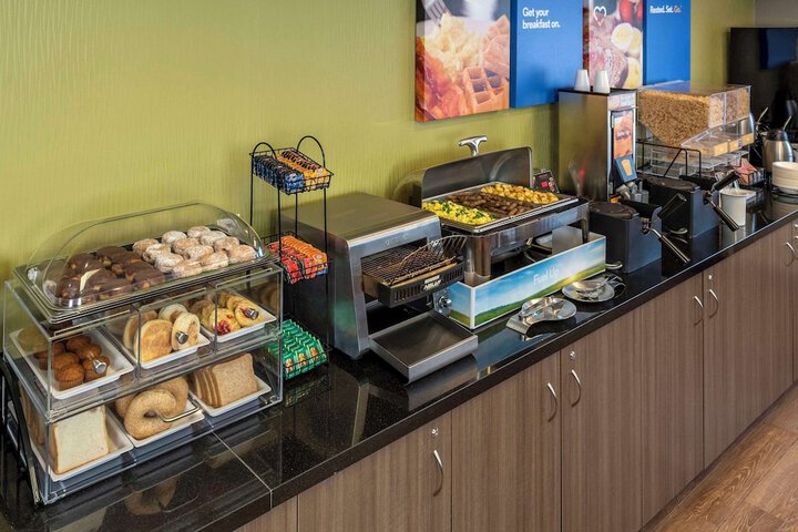 Breakfast/Coffee Service 29 of 36