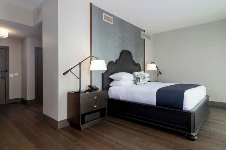 The Stella Hotel Autograph Collection
