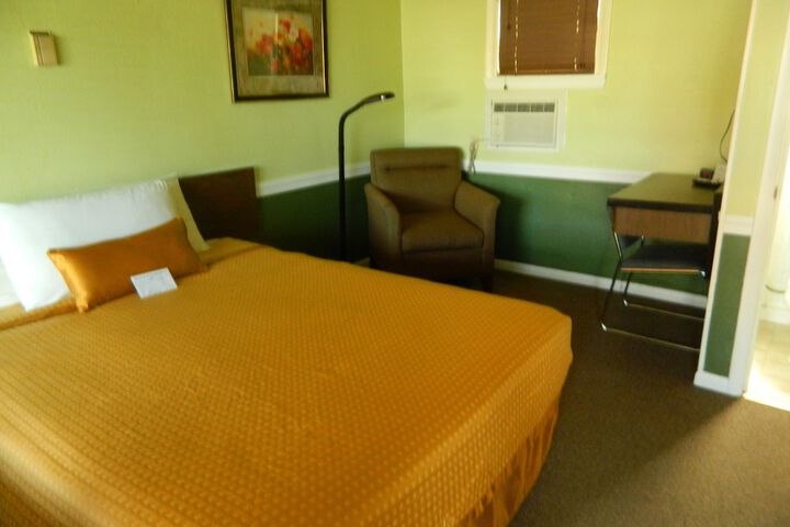 Room 26 of 89