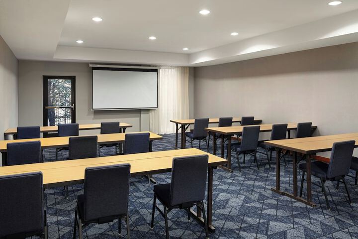 Courtyard by Marriott Atlanta Buford Mall of Georgia