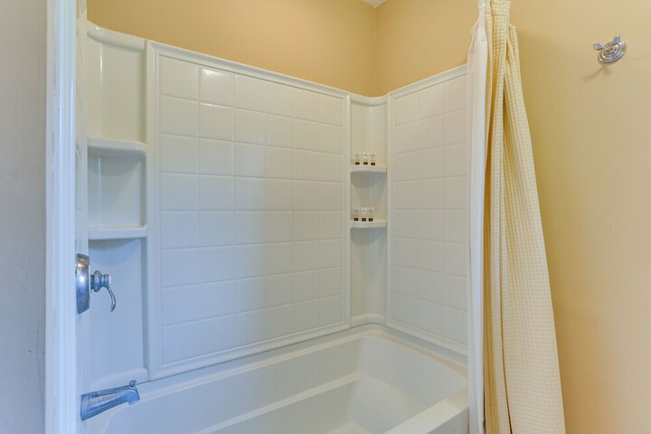 Warwick Vacation Rental w / Private Yard & Fire Pit