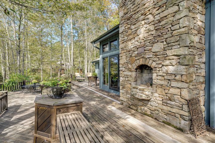Luxe Poconos Pines Home w / Beach + Amenities!