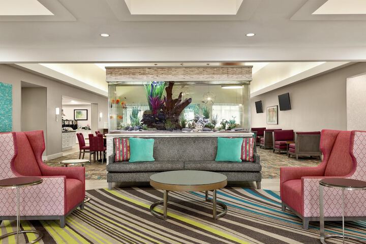 Homewood Suites by Hilton Fort Myers Airport / FGCU