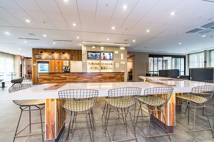 Courtyard by Marriott West Springfield