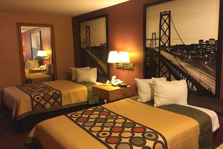 Room 20 of 33