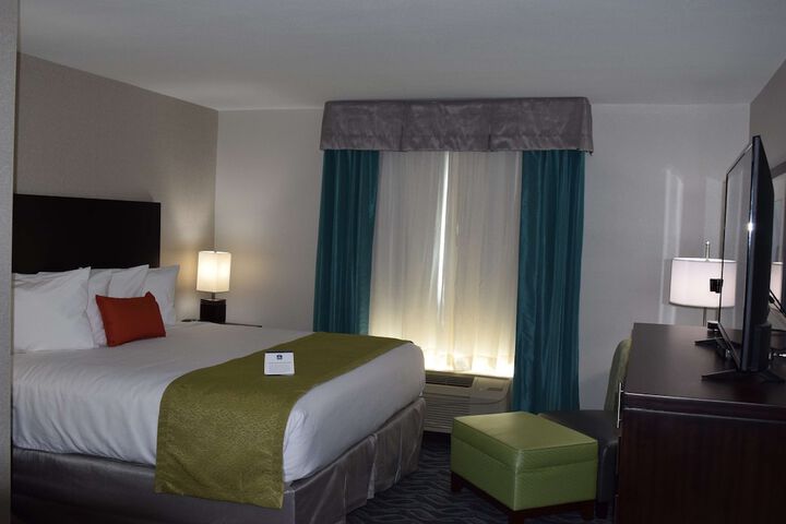 Room 6 of 23