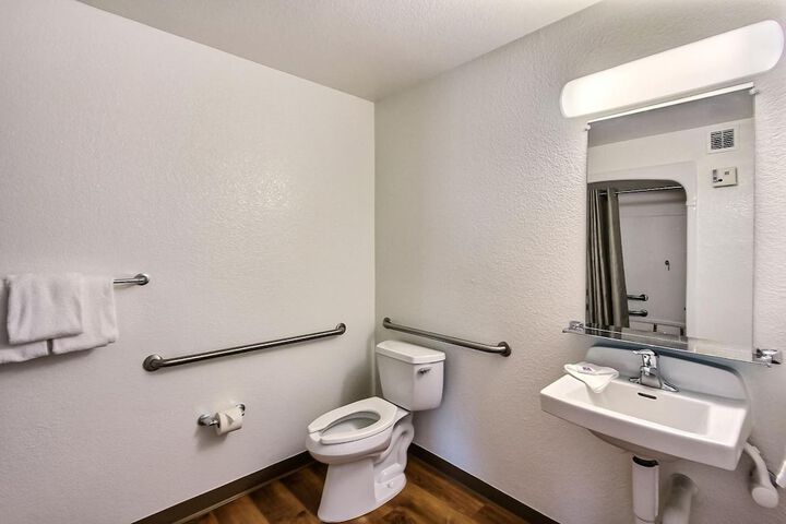 Room 34 of 34