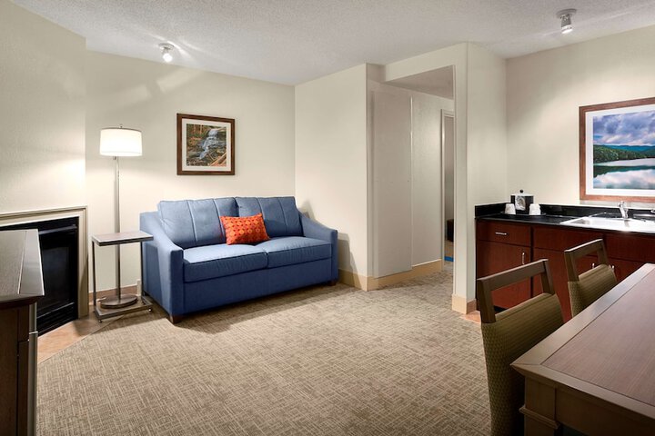 Room 19 of 38